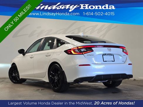 Used 2025 Honda Civic Sport image 4