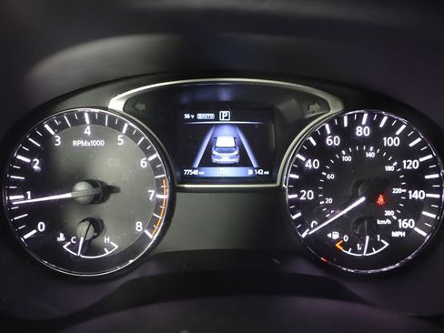 Used 2019 Nissan Pathfinder S image 11