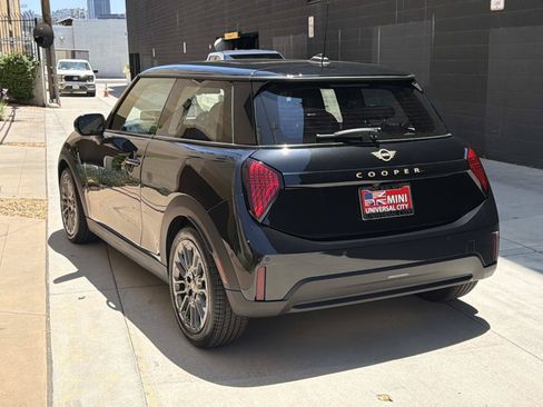 New 2026 MINI Cooper 2-Door Hardtop FWD image 4