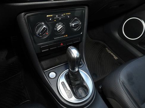 Used 2013 Volkswagen Beetle 2.0T image 11