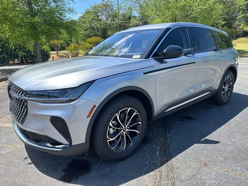 New 2026 Lincoln Nautilus Premier image 9