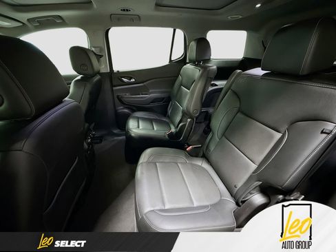 Used 2021 GMC Acadia SLT w/ Technology Package AWD/4WD image 29