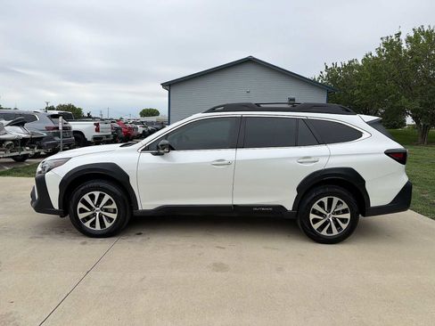 Used 2024 Subaru Outback Premium AWD/4WD image 3
