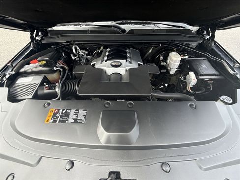 Certified 2020 Cadillac Escalade Luxury w/ Escalade Sport Edition image 30