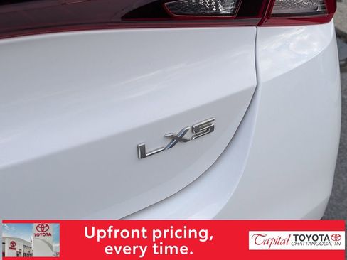 Used 2021 Kia K5 LXS FWD image 8