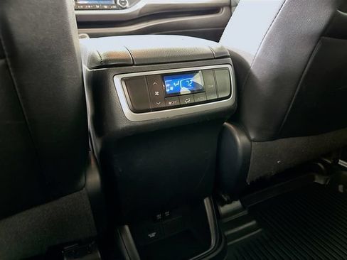 Used 2019 Toyota Highlander Limited AWD/4WD image 27