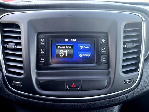 Used 2015 Chrysler 200 Limited w/ Convenience Group image 17