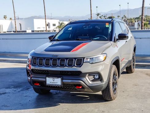 Used 2023 Jeep Compass Trailhawk w/ Trailer Tow Group AWD/4WD image 4
