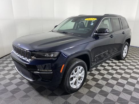 Used 2024 Jeep Grand Cherokee Limited AWD/4WD image 12