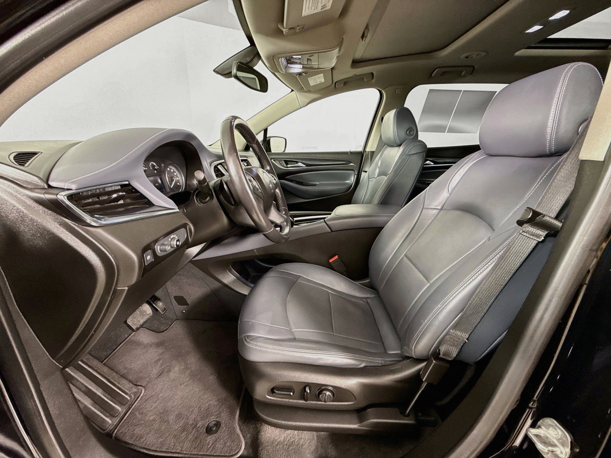 Used 2020 Buick Enclave Essence w/ Sun And Navigation Package FWD image 25