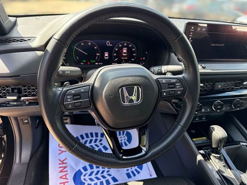 Used 2025 Honda Accord Sport image 11