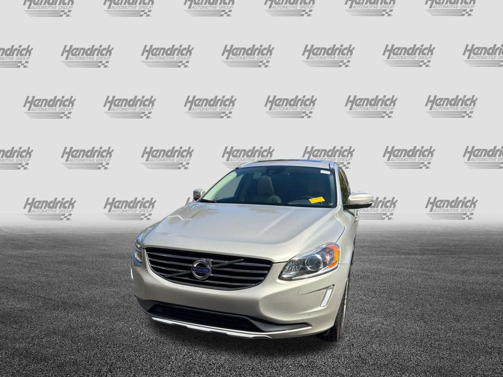 Used 2017 Volvo XC60 T5 Inscription w/ Preferred Option Package FWD image 5