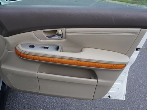 Used 2005 Lexus RX 330 AWD image 16