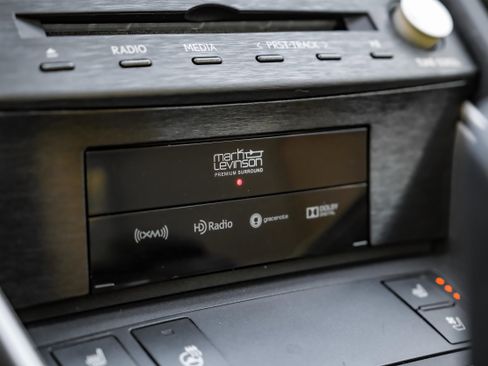 Used 2019 Lexus IS 350 image 27