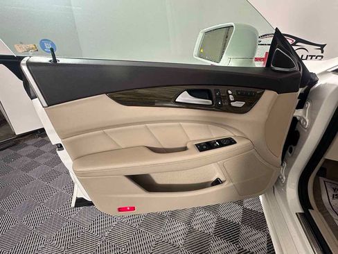 Used 2015 Mercedes-Benz CLS 400 image 16
