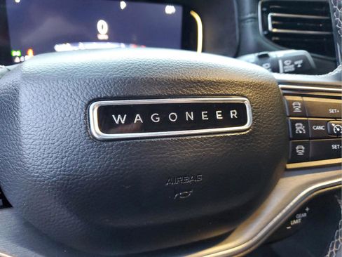 Certified 2023 Jeep Wagoneer Series II image 9