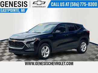 Used 2025 Chevrolet Trax LS w/ LS Convenience Package FWD video 1