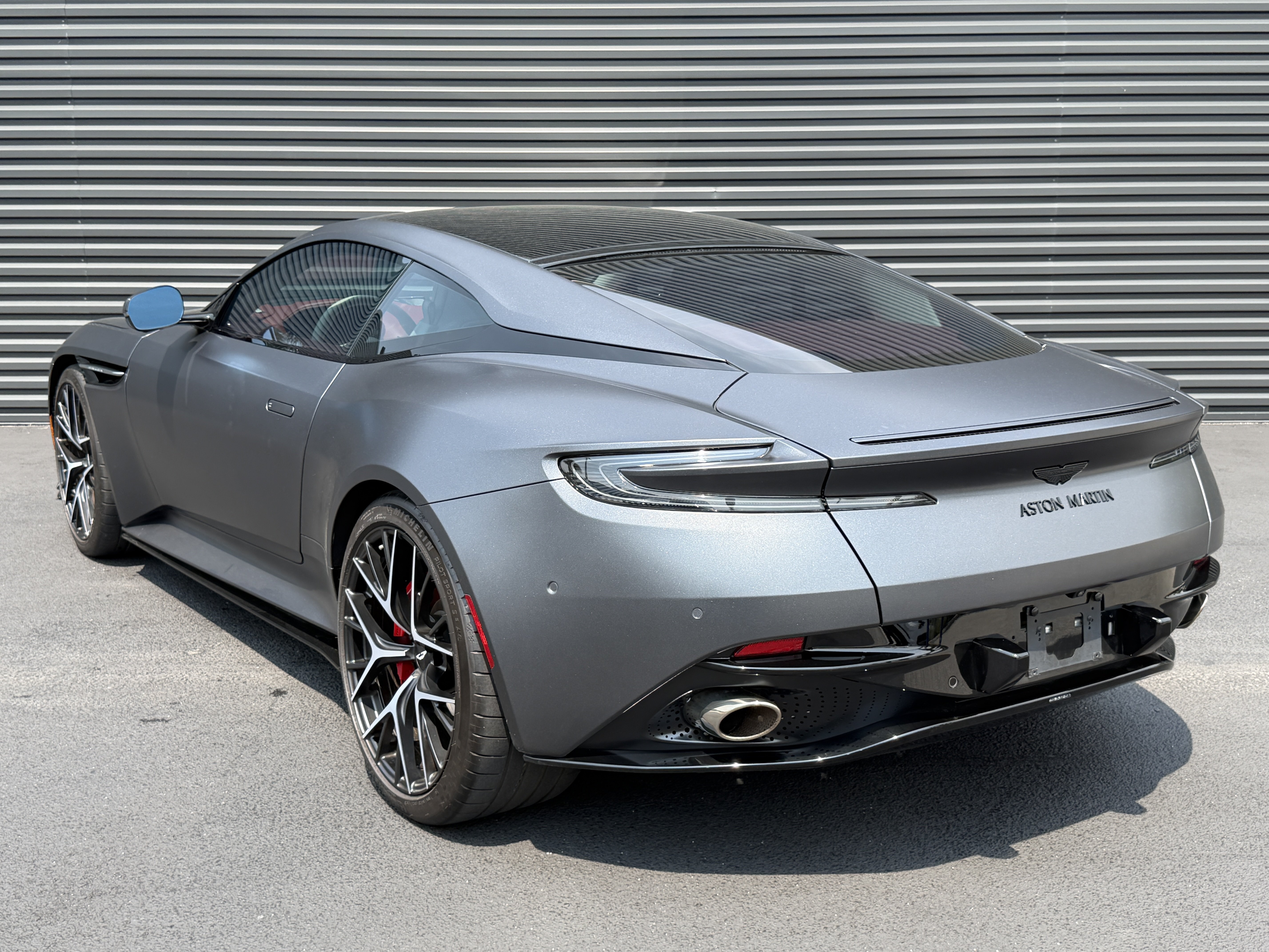 Used 2024 Aston Martin DB12 Coupe RWD image 3