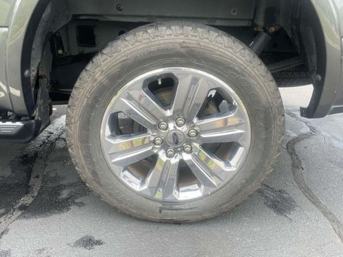 Used 2018 Ford F150 Lariat w/ Equipment Group 502A Luxury AWD/4WD image 7