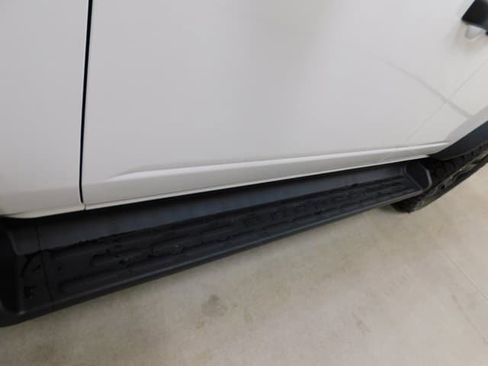 New 2025 Ford Bronco Outer Banks w/ Black Appearance Package image 13