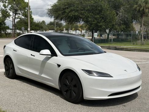 Used 2024 Tesla Model 3 Long Range AWD/4WD image 7