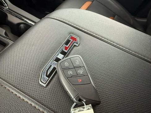 Used 2024 GMC Sierra 2500 AT4 w/ AT4 Premium Plus Package AWD/4WD image 37