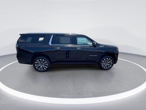 New 2026 Chevrolet Suburban High Country AWD/4WD image 9