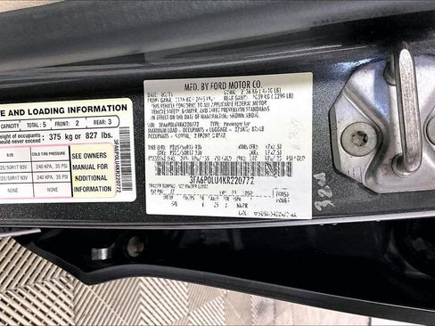 Used 2019 Ford Fusion SE image 32