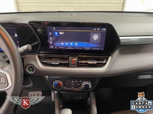 Used 2024 Chevrolet TrailBlazer LT w/ LT Cold Weather Package AWD/4WD image 17