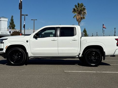 New 2026 Nissan Frontier SV w/ Tow Package AWD/4WD image 9