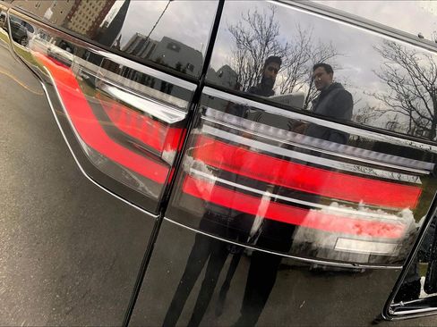 New 2026 Land Rover Discovery Limited Edition image 14