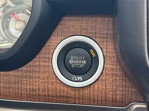 Used 2019 RAM 1500 Limited image 25