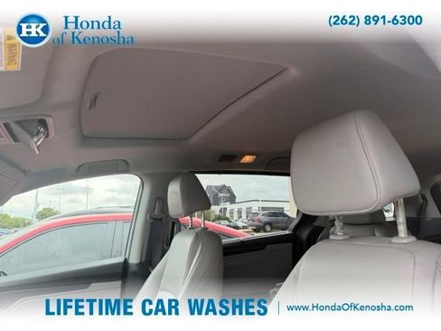 Used 2024 Honda Odyssey EX-L image 3