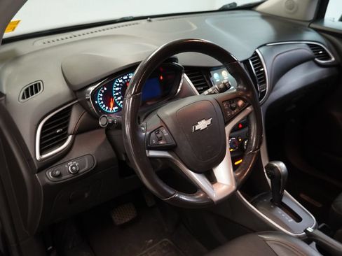 Used 2019 Chevrolet Trax LT w/ LT Convenience Package AWD/4WD image 6
