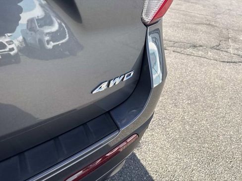 Certified 2022 Ford Explorer XLT w/ Equipment Group 202A image 7