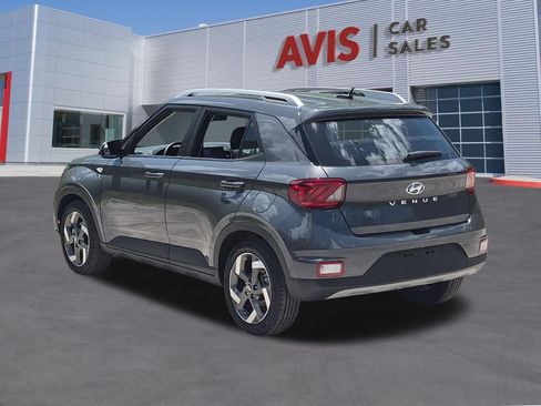 Used 2025 Hyundai Venue SEL FWD image 9
