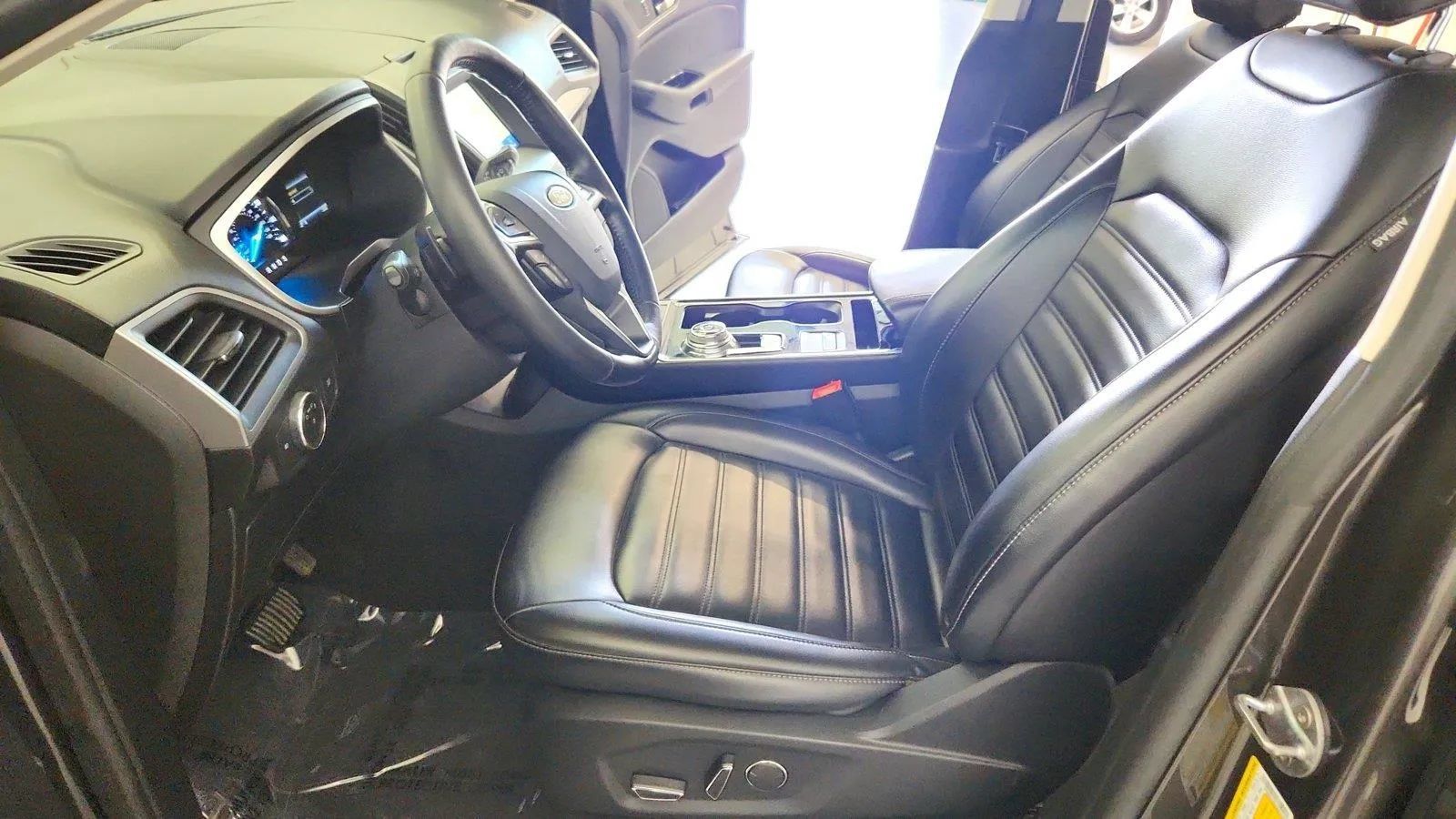 Used 2019 Ford Edge SEL w/ Equipment Group 201A AWD/4WD image 15