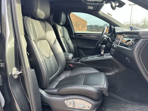 Used 2020 Porsche Macan AWD/4WD image 29