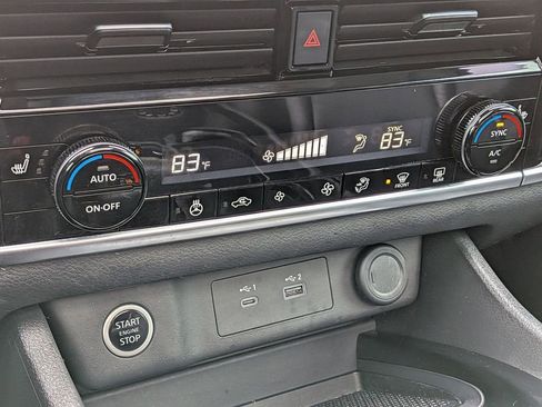 Used 2023 Nissan Rogue SV w/ SV Premium Package image 19