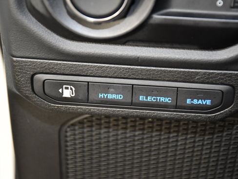 Used 2024 Jeep Wrangler Unlimited Sahara AWD/4WD image 34