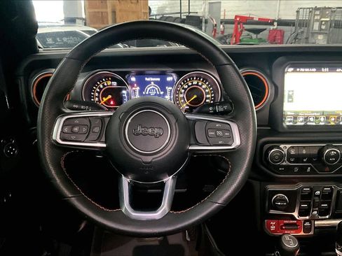 Used 2023 Jeep Gladiator Mojave w/ LED Lighting Group AWD/4WD image 5