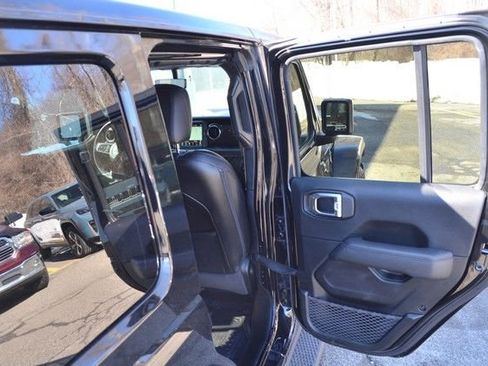 Used 2021 Jeep Wrangler Unlimited Sahara image 35