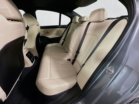 Used 2025 BMW 330i Sedan w/ M Sport Package image 25