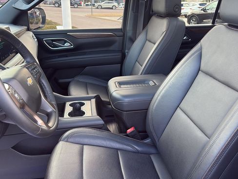 Used 2024 Chevrolet Tahoe High Country image 12