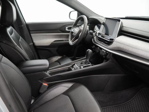 Certified 2025 Jeep Compass Latitude w/ Convenience Group image 49