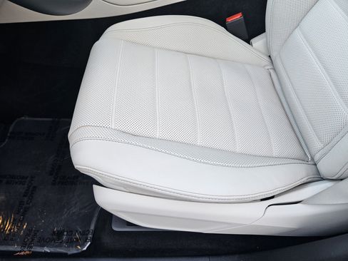 Certified 2025 Mercedes-Benz GLS 450 4MATIC image 24