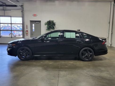 Used 2023 Honda Accord Sport image 8