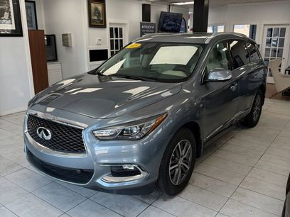 Used 2019 INFINITI QX60 Luxe w/ Essential Package