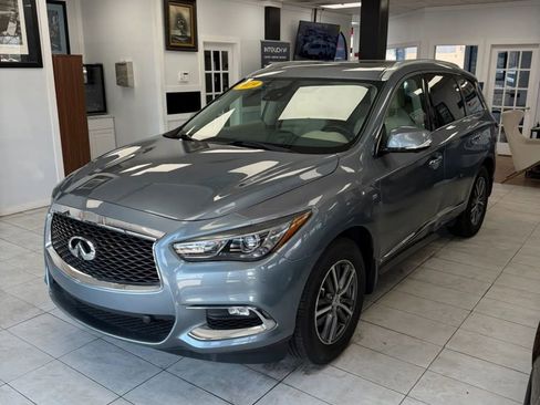 Used 2019 INFINITI QX60 Luxe w/ Essential Package image 1