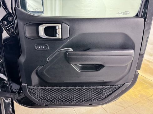 Used 2018 Jeep Wrangler Unlimited Sport S AWD/4WD image 18